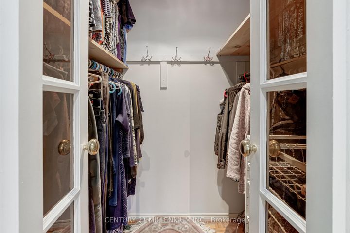 Photo 20 at 10 Phelps Drive, Northwood Park, Brampton