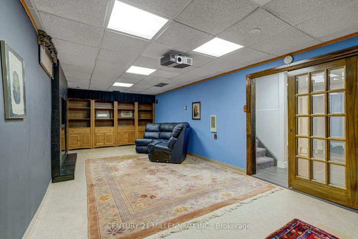 Photo 30 at 10 Phelps Drive, Northwood Park, Brampton