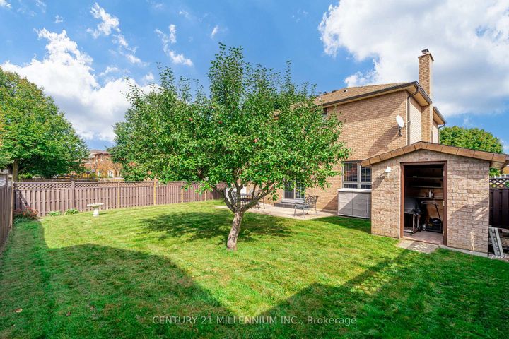 Photo 33 at 10 Phelps Drive, Northwood Park, Brampton