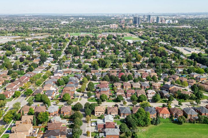 Photo 37 at 10 Phelps Drive, Northwood Park, Brampton