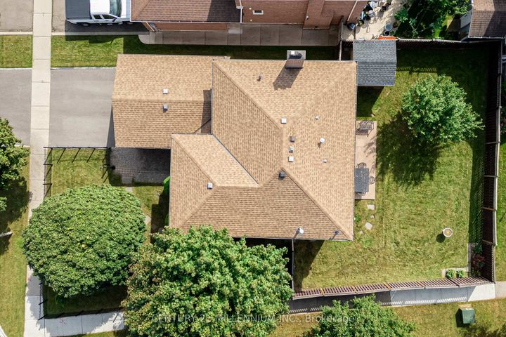 Photo 38 at 10 Phelps Drive, Northwood Park, Brampton