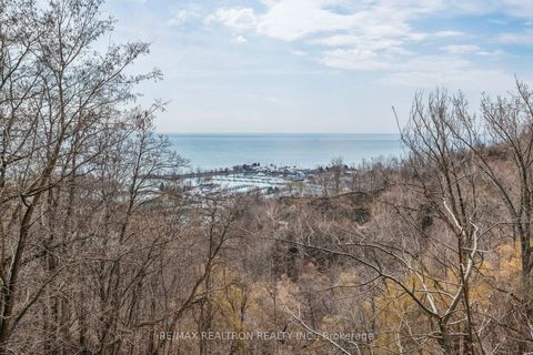 Photo 1 at 37 Sunnypoint Crescent, Cliffcrest, Toronto