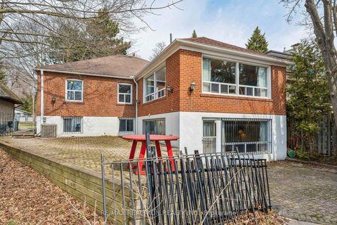 Photo 2 at 37 Sunnypoint Crescent, Cliffcrest, Toronto