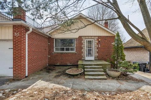 Photo 4 at 37 Sunnypoint Crescent, Cliffcrest, Toronto