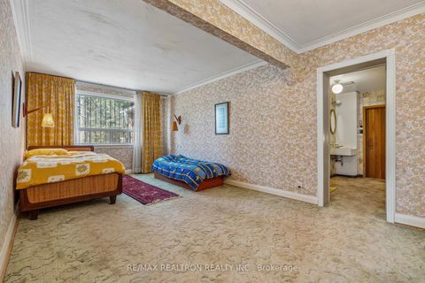Photo 6 at 37 Sunnypoint Crescent, Cliffcrest, Toronto