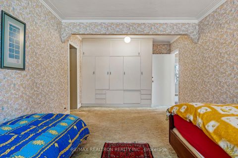 Photo 7 at 37 Sunnypoint Crescent, Cliffcrest, Toronto