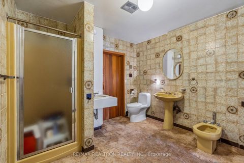 Photo 9 at 37 Sunnypoint Crescent, Cliffcrest, Toronto