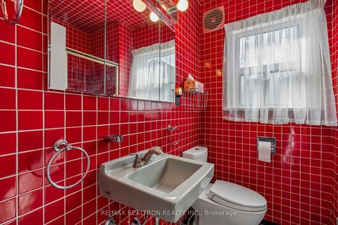 Photo 10 at 37 Sunnypoint Crescent, Cliffcrest, Toronto