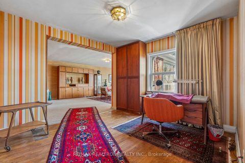 Photo 13 at 37 Sunnypoint Crescent, Cliffcrest, Toronto