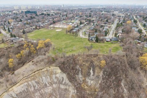 Photo 38 at 37 Sunnypoint Crescent, Cliffcrest, Toronto