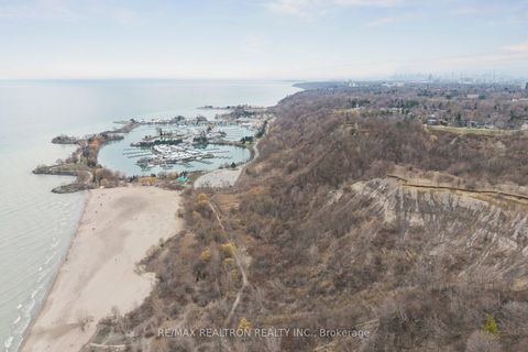 Photo 39 at 37 Sunnypoint Crescent, Cliffcrest, Toronto