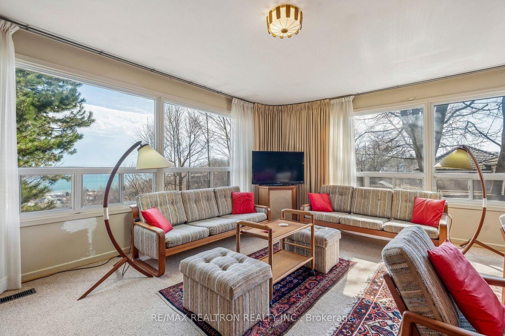 37 Sunnypoint Crescent, Cliffcrest, Toronto 