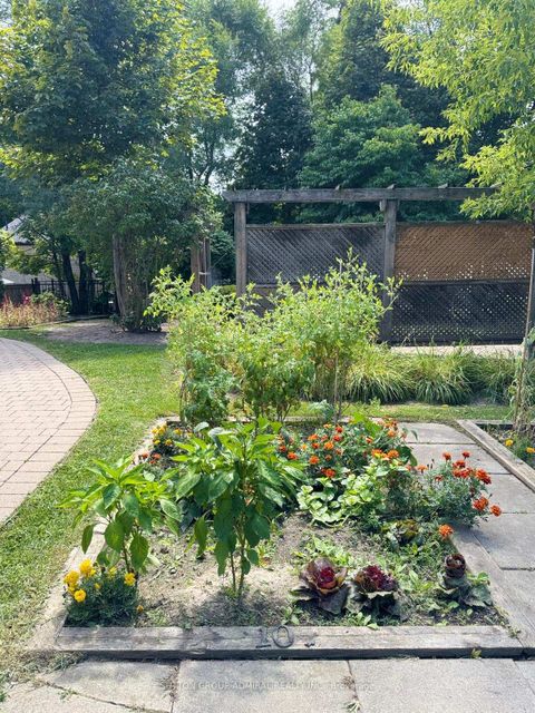 Photo 17 at 102 - 9944 Keele Street, Maple, Vaughan