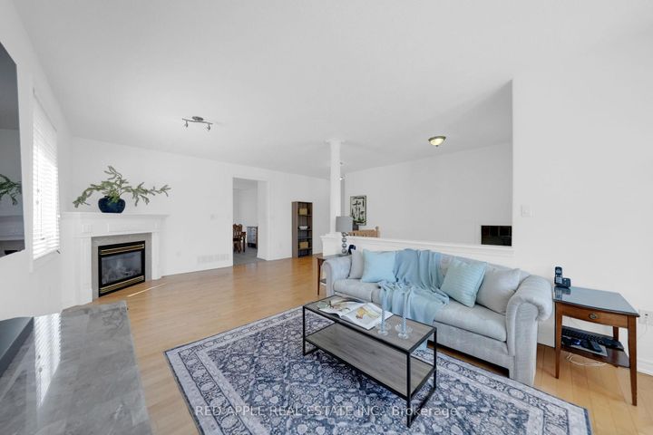 Photo 6 at 46 Bannerman Drive, Bradford, Bradford West Gwillimbury