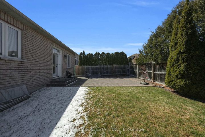 Photo 20 at 46 Bannerman Drive, Bradford, Bradford West Gwillimbury