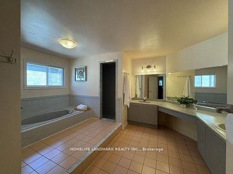 Photo 16 at 492 Traviss Drive, Leslie Valley, Newmarket