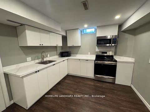 Photo 25 at 492 Traviss Drive, Leslie Valley, Newmarket