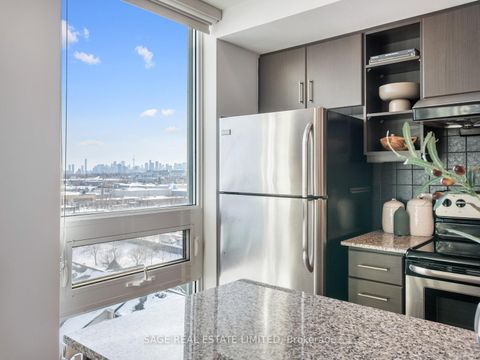 Photo 12 at 909 - 35 Brian Peck Crescent, Leaside, Toronto