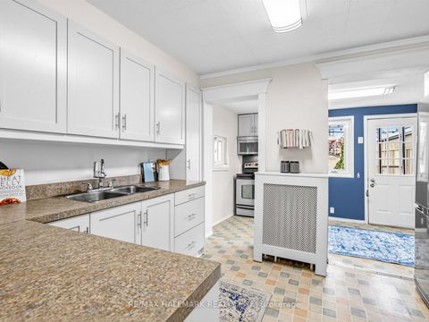 Photo 10 at 86 Mortimer Avenue, Broadview North, Toronto