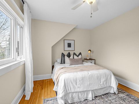 Photo 15 at 86 Mortimer Avenue, Broadview North, Toronto