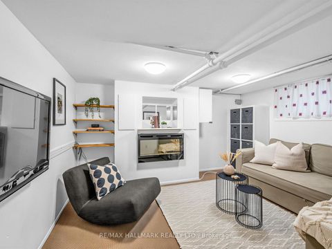 Photo 23 at 86 Mortimer Avenue, Broadview North, Toronto