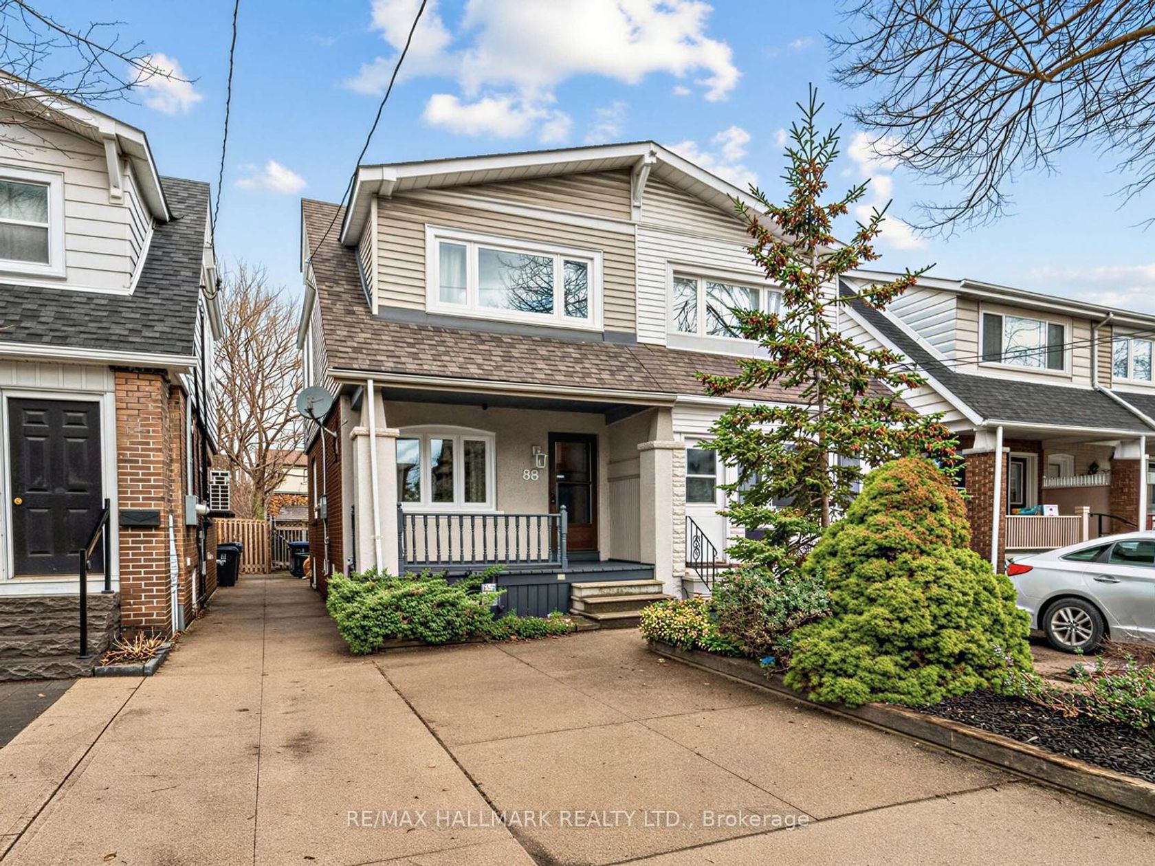 86 Mortimer Avenue, Broadview North, Toronto photo number 2