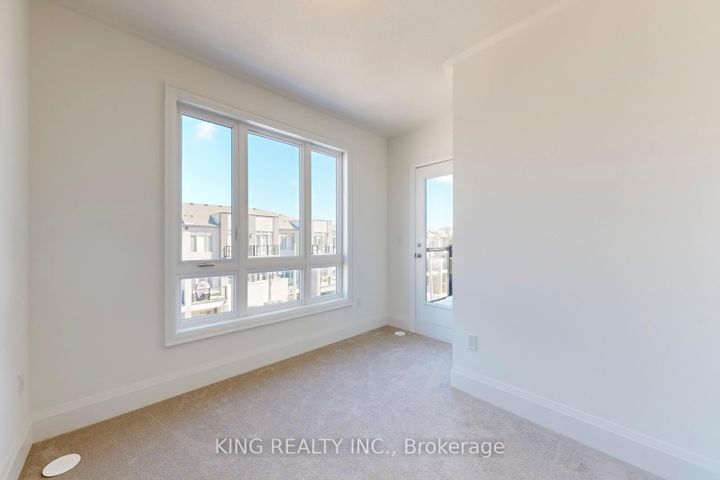 Photo 17 at 3320 Taha Gardens, GO Glenorchy, Oakville