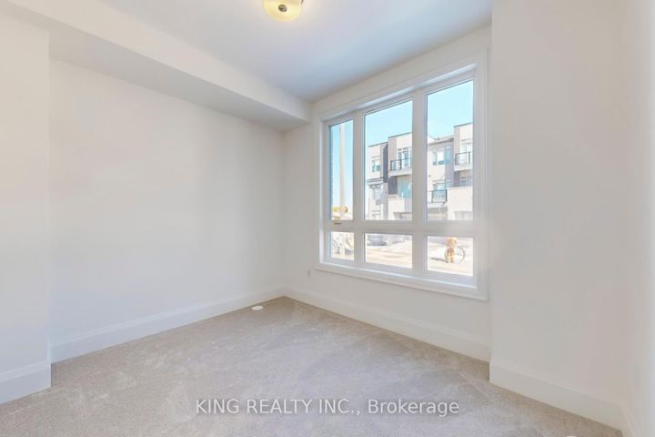 Photo 23 at 3320 Taha Gardens, GO Glenorchy, Oakville