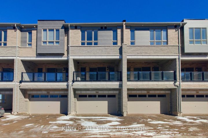 Photo 27 at 3320 Taha Gardens, GO Glenorchy, Oakville