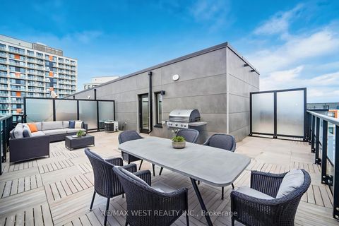 Photo 10 at 1103 - 12 David Eyer Road, Rural Richmond Hill, Richmond Hill