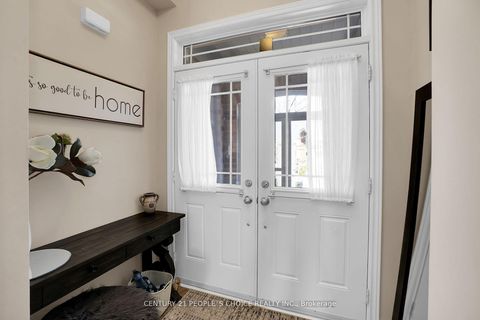 Photo 1 at 160 Carrier Crescent, Patterson, Vaughan