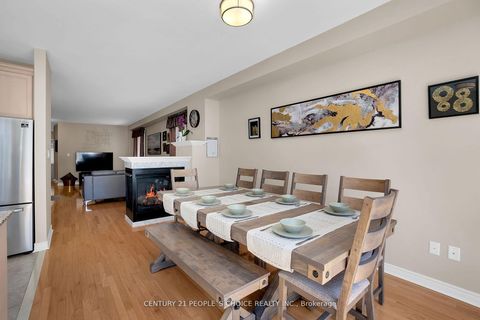 Photo 4 at 160 Carrier Crescent, Patterson, Vaughan