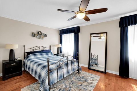 Photo 9 at 160 Carrier Crescent, Patterson, Vaughan