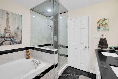 Photo 11 at 160 Carrier Crescent, Patterson, Vaughan