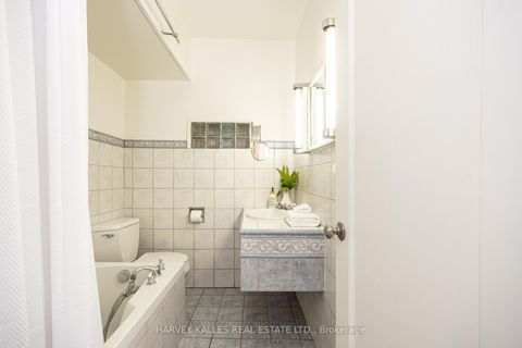 Photo 36 at 467 Hillsdale Avenue E, Mount Pleasant East, Toronto