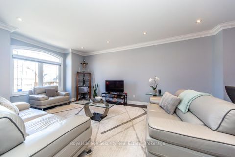Photo 7 at 31 John Best Avenue, Amesbury, Toronto