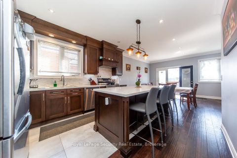 Photo 13 at 31 John Best Avenue, Amesbury, Toronto