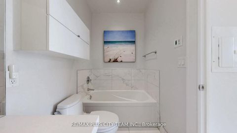 Photo 15 at 1305 - 39 Queens Quay E, Waterfront Communities C8, Toronto