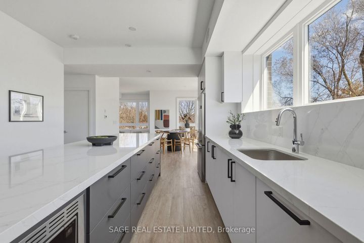 Photo 12 at 21 - 35 Birchcliff Avenue, Cliffside, Toronto