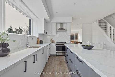 Photo 13 at 21 - 35 Birchcliff Avenue, Cliffside, Toronto