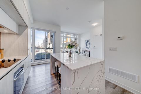 Photo 8 at 705 - 5 Steckley House Lane, Rural Richmond Hill, Richmond Hill