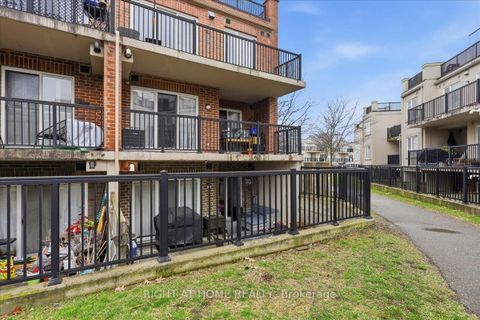 Photo 3 at 1009 - 3043 Finch Avenue W, Humbermede, Toronto