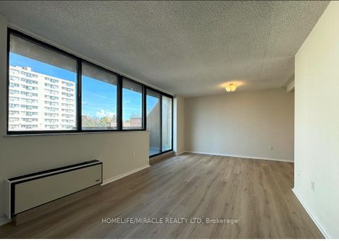 Photo 6 at 303 - 665 Kennedy Road, Kennedy Park, Toronto