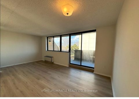 Photo 7 at 303 - 665 Kennedy Road, Kennedy Park, Toronto