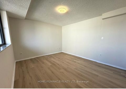 Photo 14 at 303 - 665 Kennedy Road, Kennedy Park, Toronto