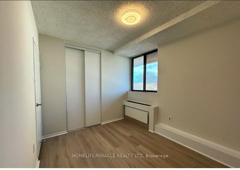 Photo 15 at 303 - 665 Kennedy Road, Kennedy Park, Toronto