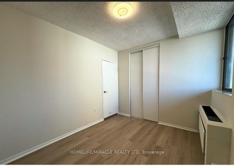 Photo 16 at 303 - 665 Kennedy Road, Kennedy Park, Toronto