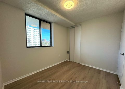 Photo 17 at 303 - 665 Kennedy Road, Kennedy Park, Toronto