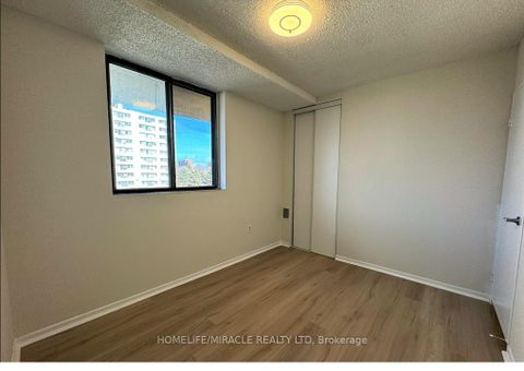 Photo 18 at 303 - 665 Kennedy Road, Kennedy Park, Toronto