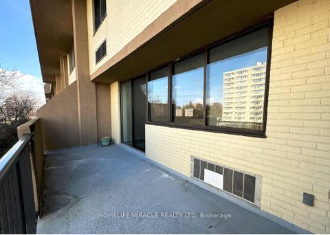 Photo 25 at 303 - 665 Kennedy Road, Kennedy Park, Toronto